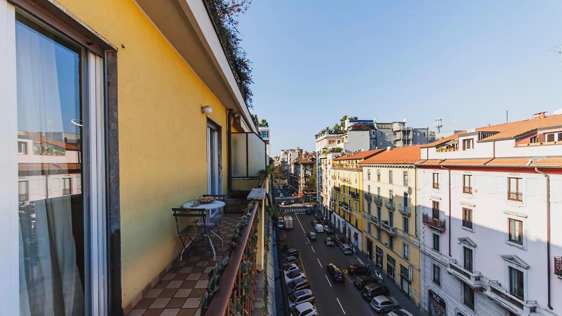 Apartment Luminoso Apt In Porta Venezia Milan