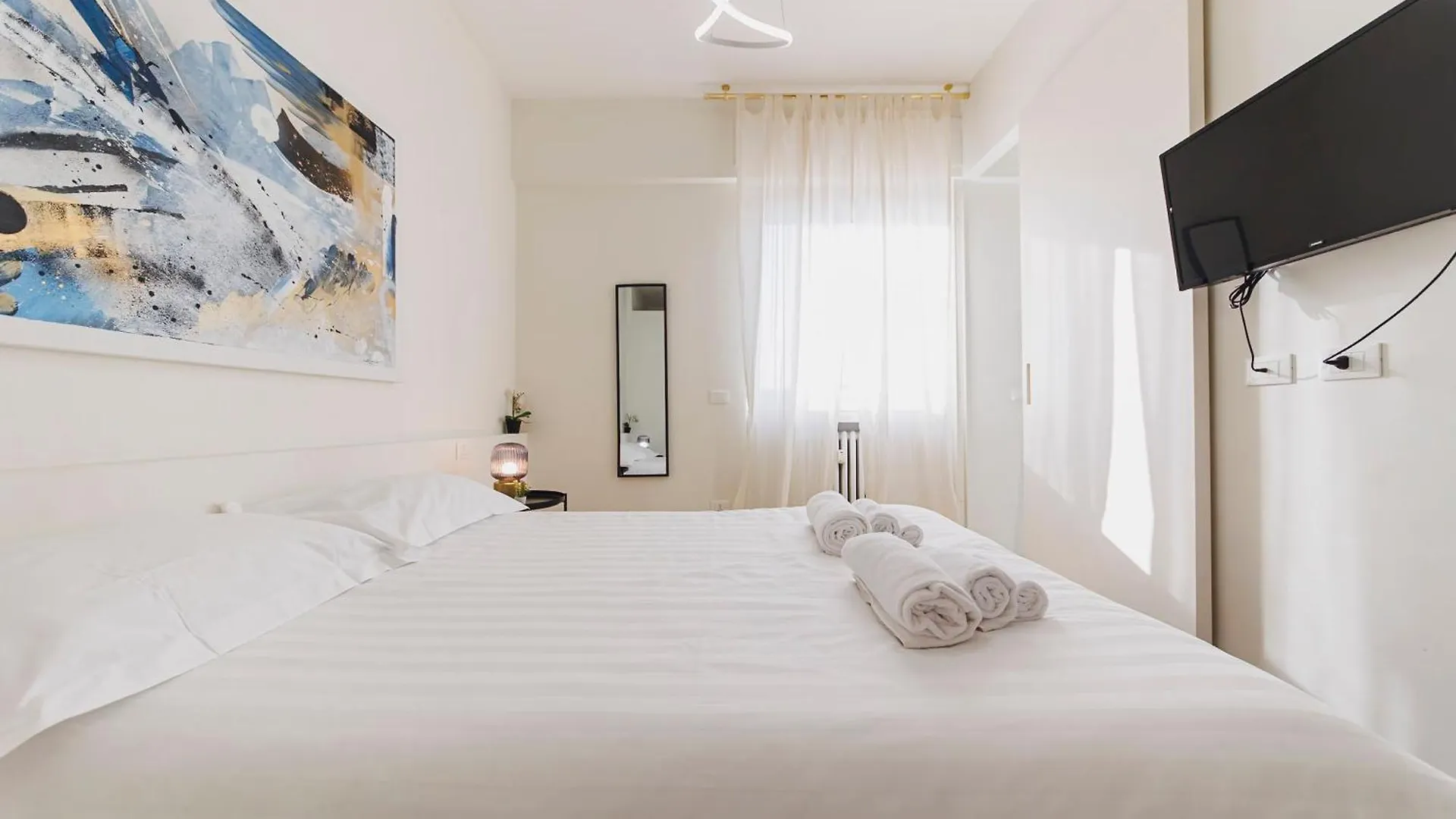 Luminoso Apt In Porta Venezia Milan Apartment